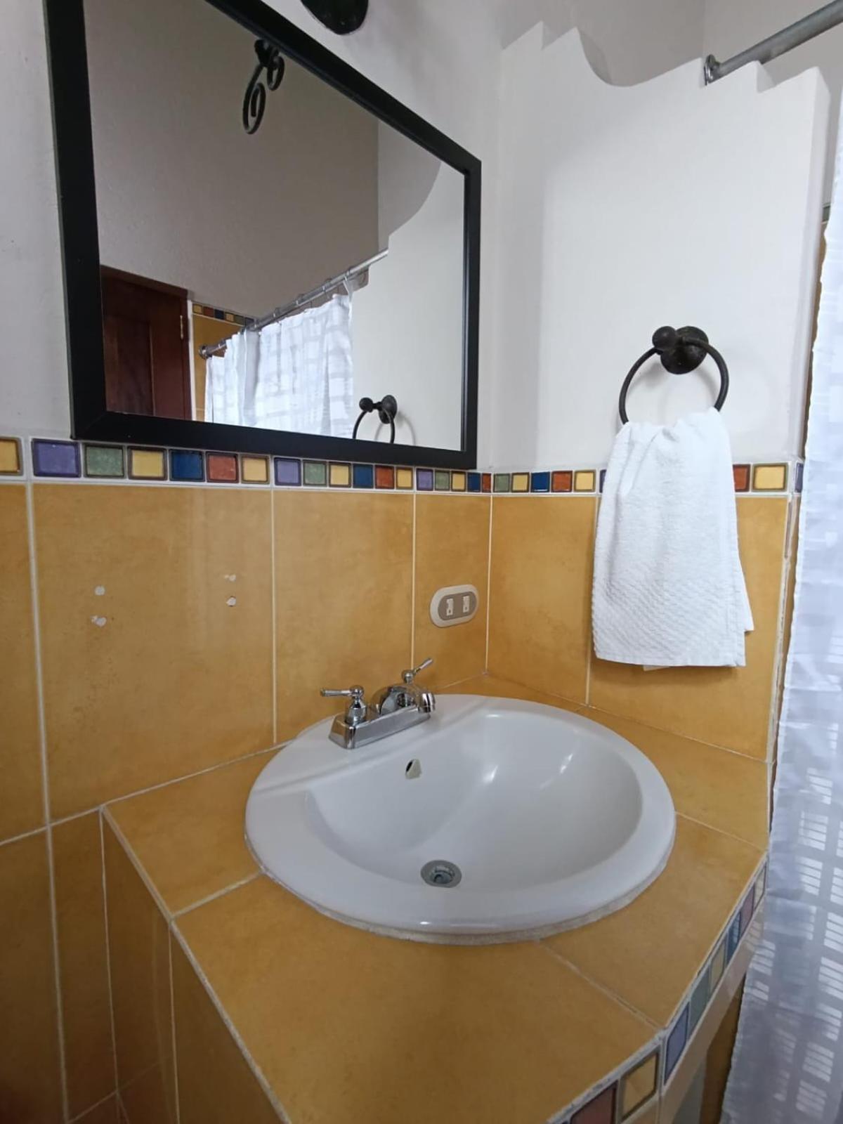Donde Lico Hotell Antigua Exteriör bild